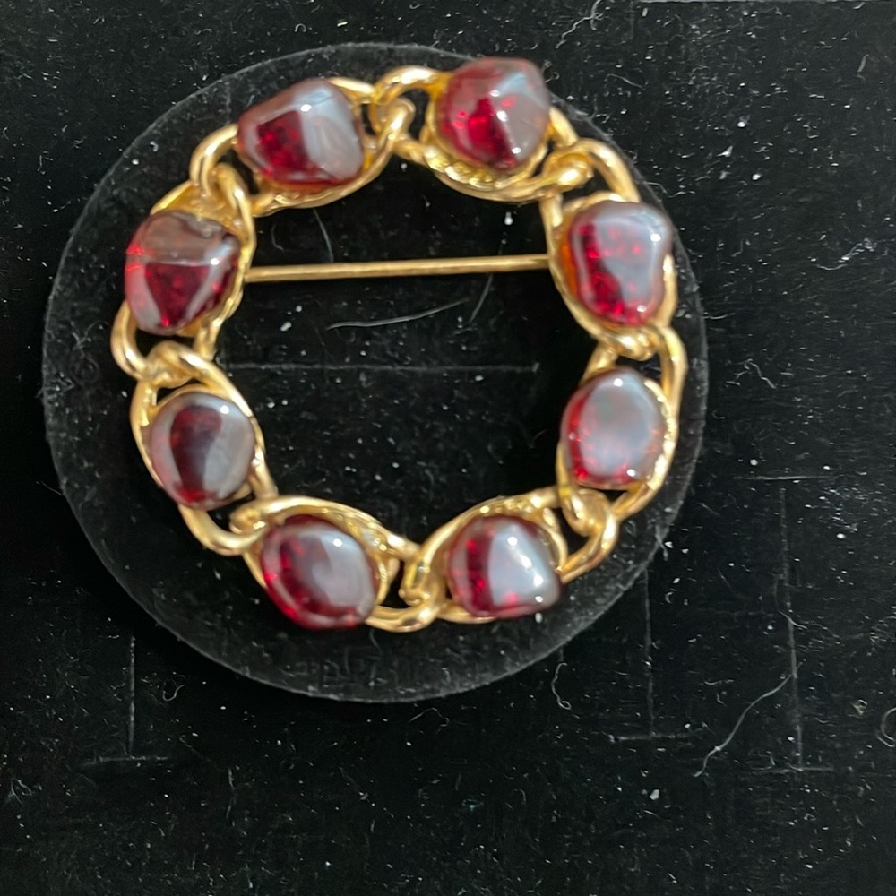 Vintage 1960s Gold Tone and Red Rhinestones Stamped Wreath Brooch Pin